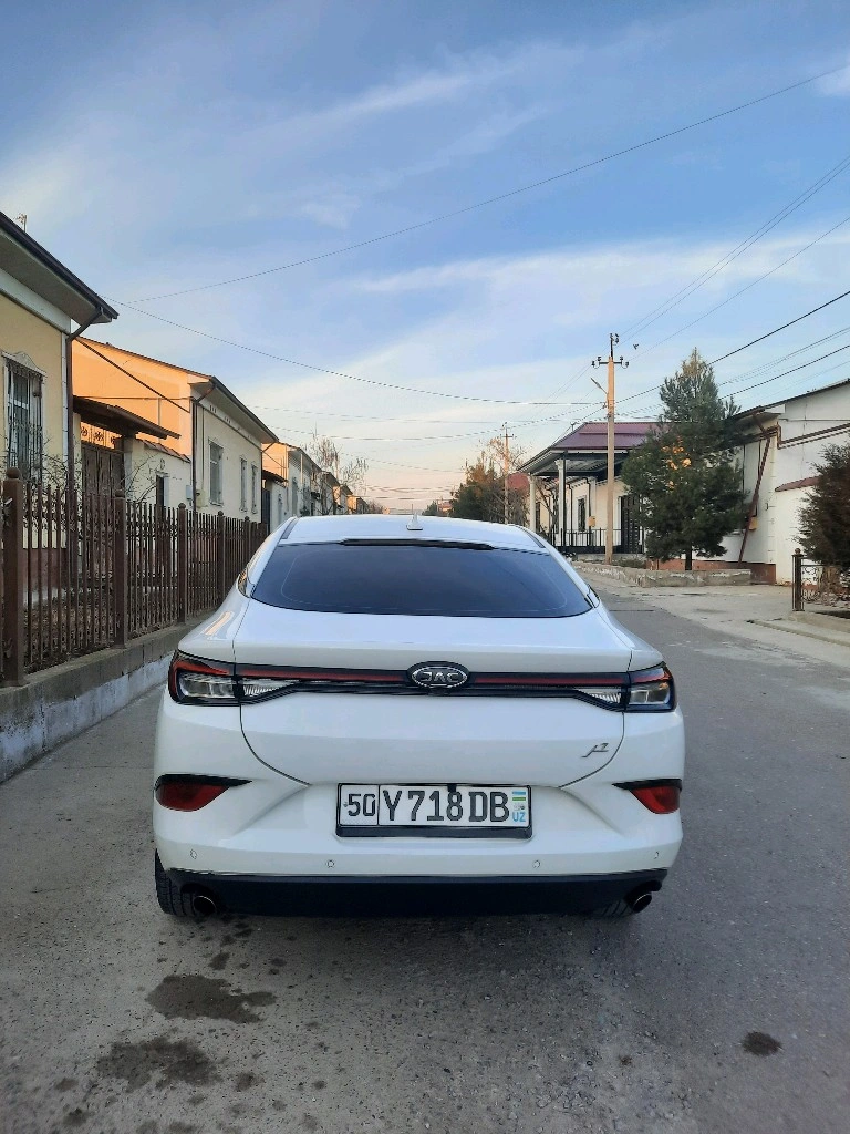 JAC J7