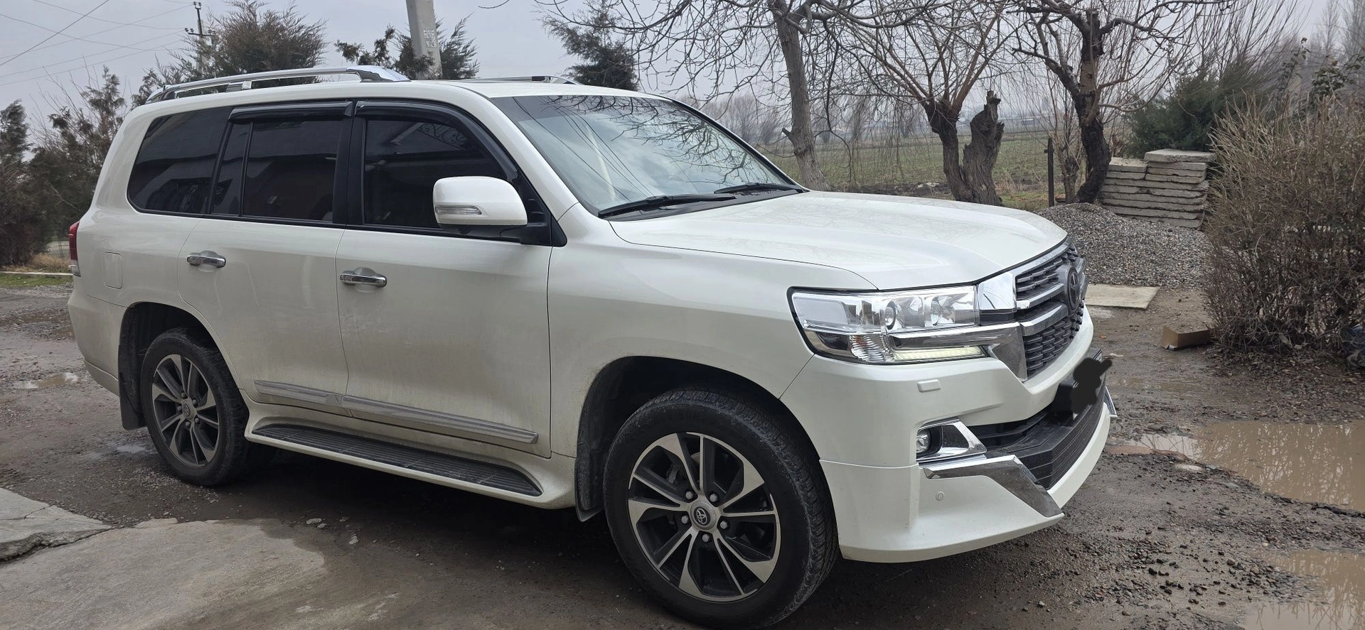 Toyota Land Cruiser 300