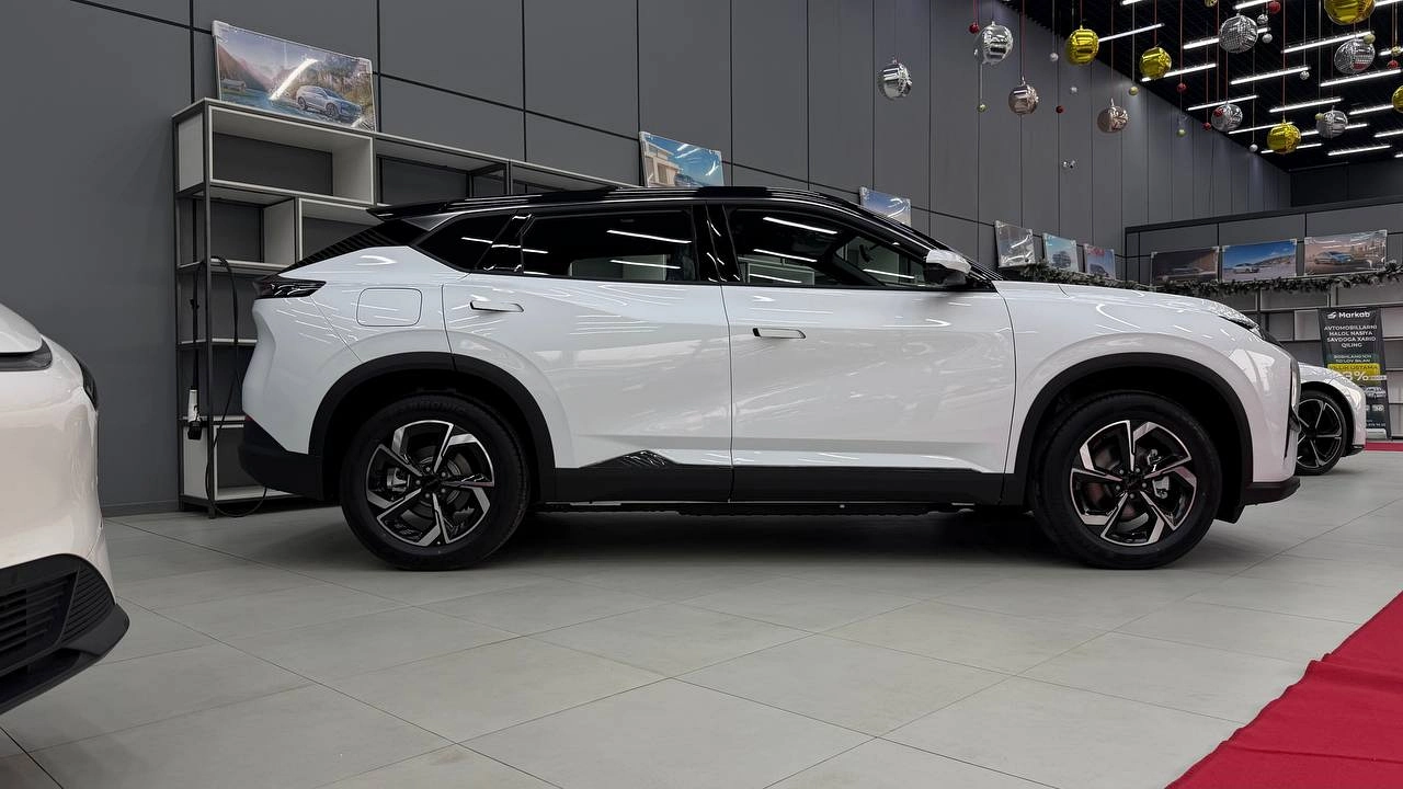 Dongfeng Aeolus E70