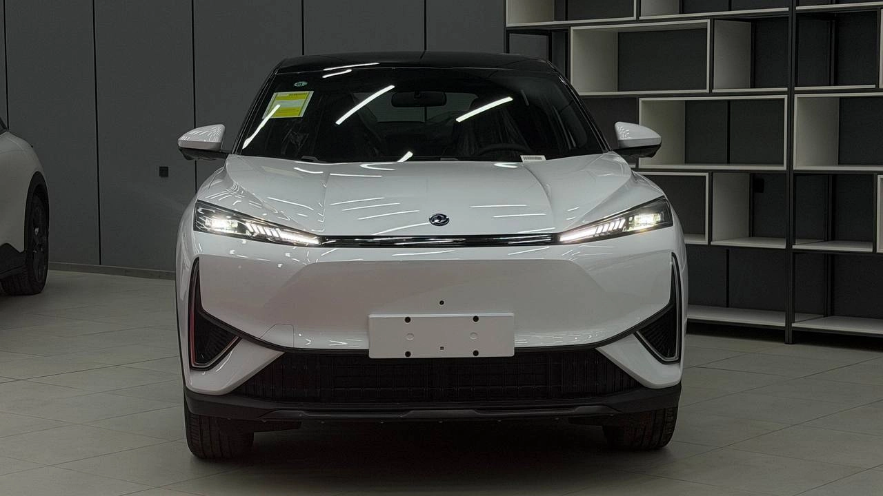 Dongfeng Aeolus E70
