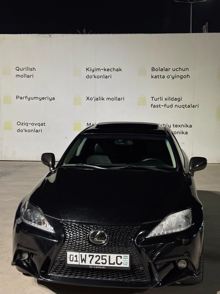 Lexus IS