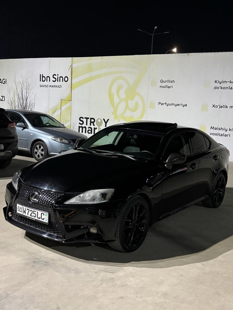 Lexus IS