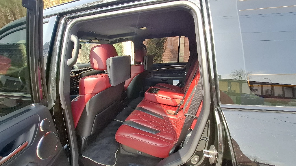Lexus LX
