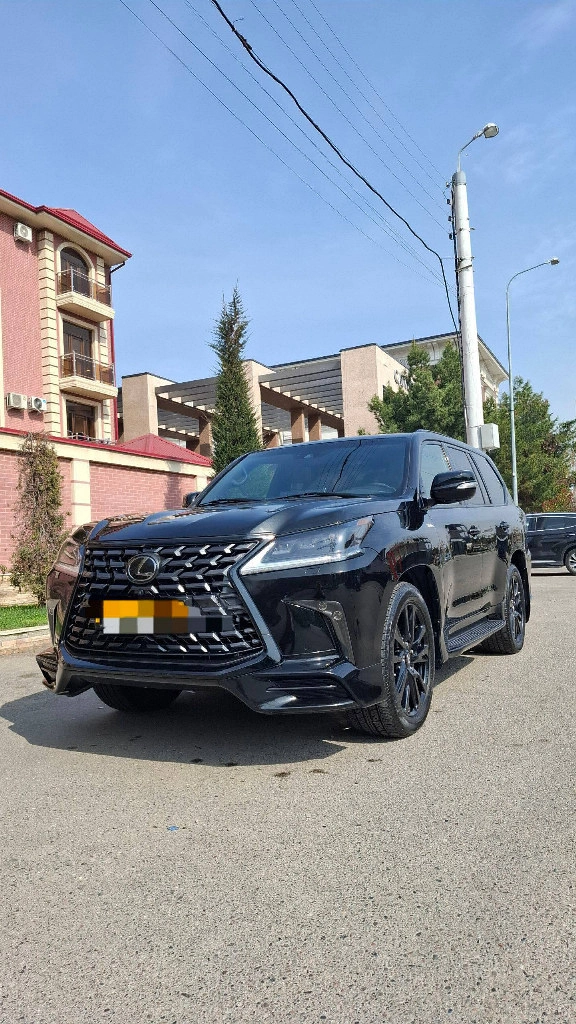 Lexus LX