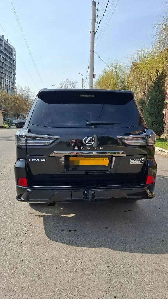 Lexus LX