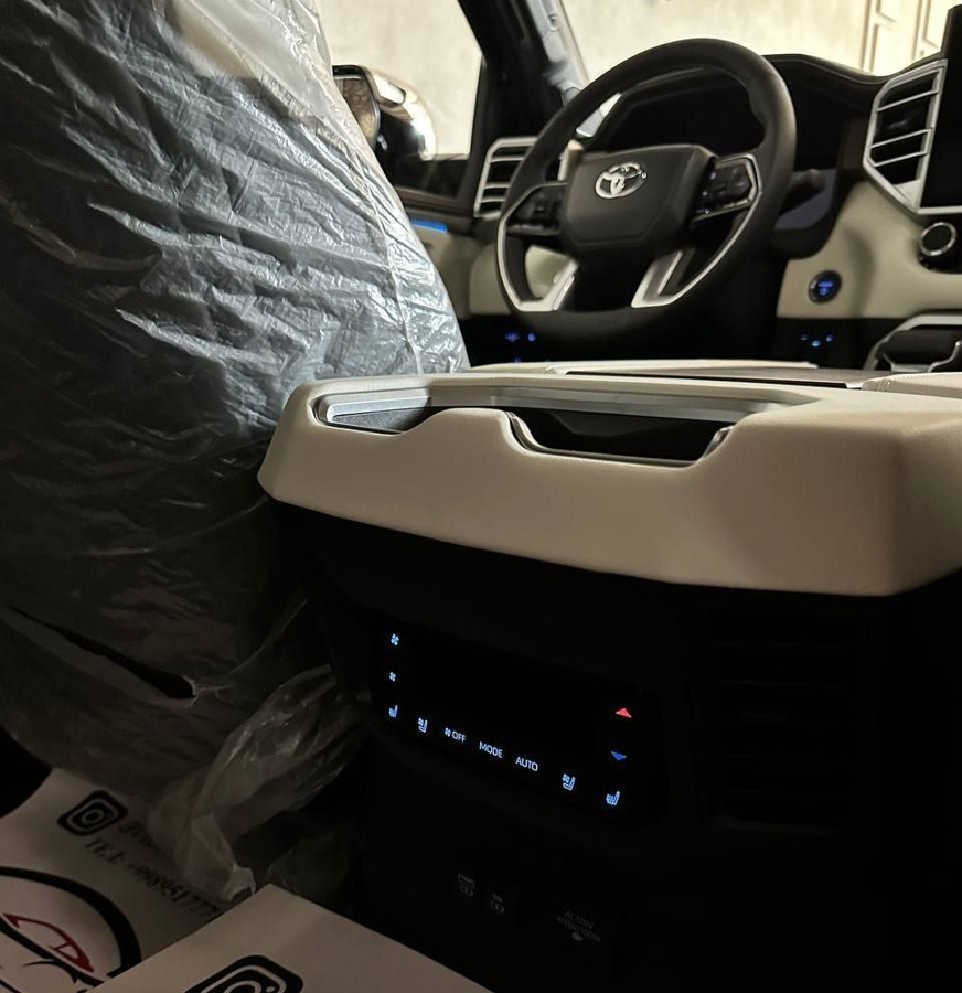 Toyota Sequoia