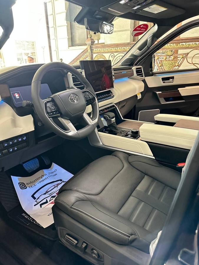 Toyota Sequoia
