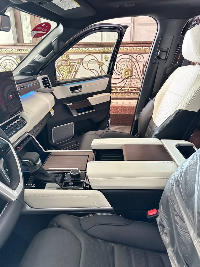 Toyota Sequoia