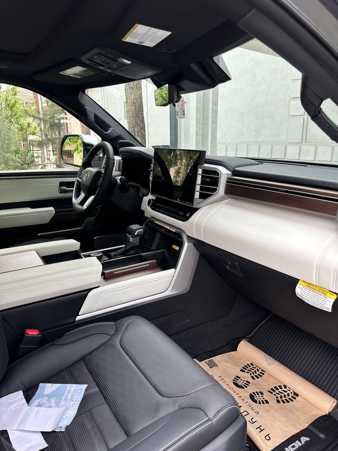 Toyota Sequoia