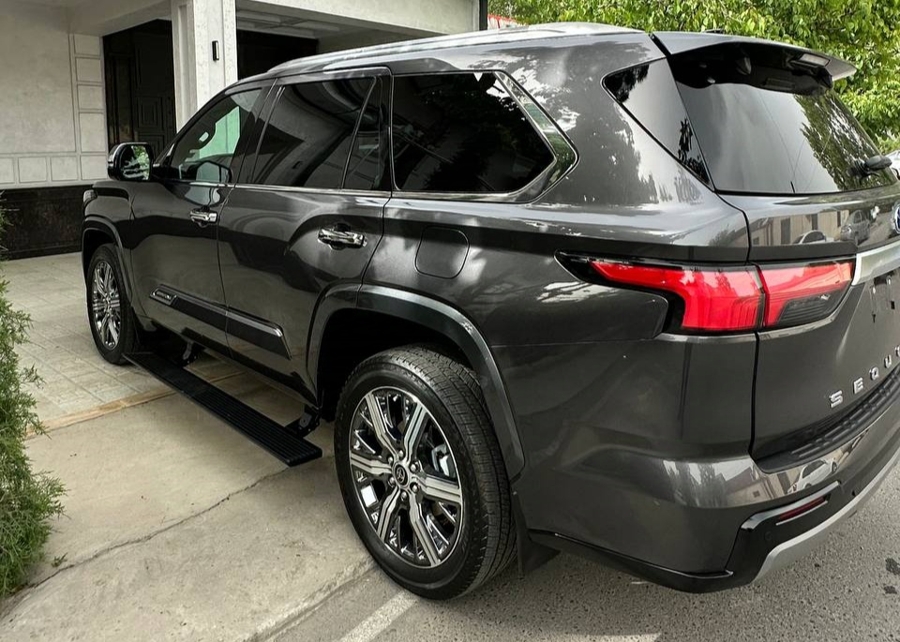 Toyota Sequoia
