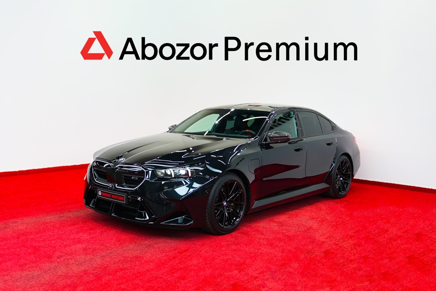 BMW M5 G90