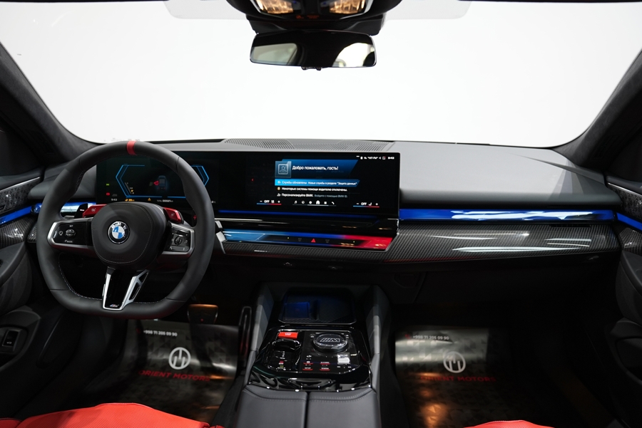 BMW M5 G90