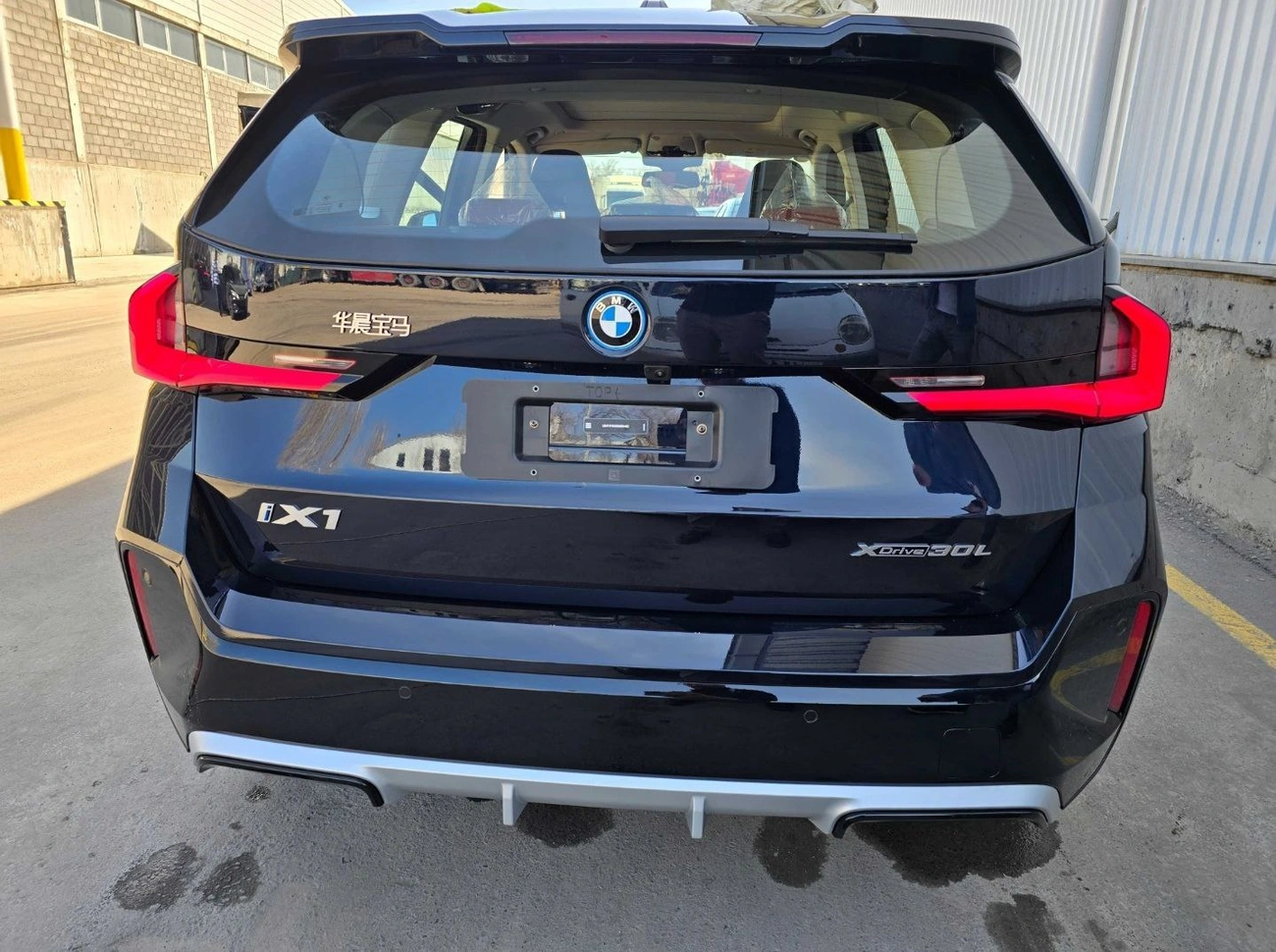 BMW iX1