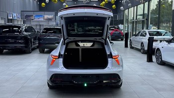 Geely Robocar 07