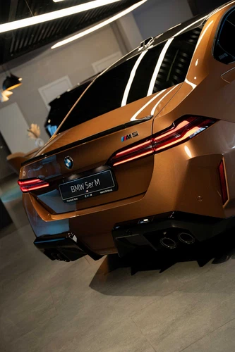 BMW M5 G90