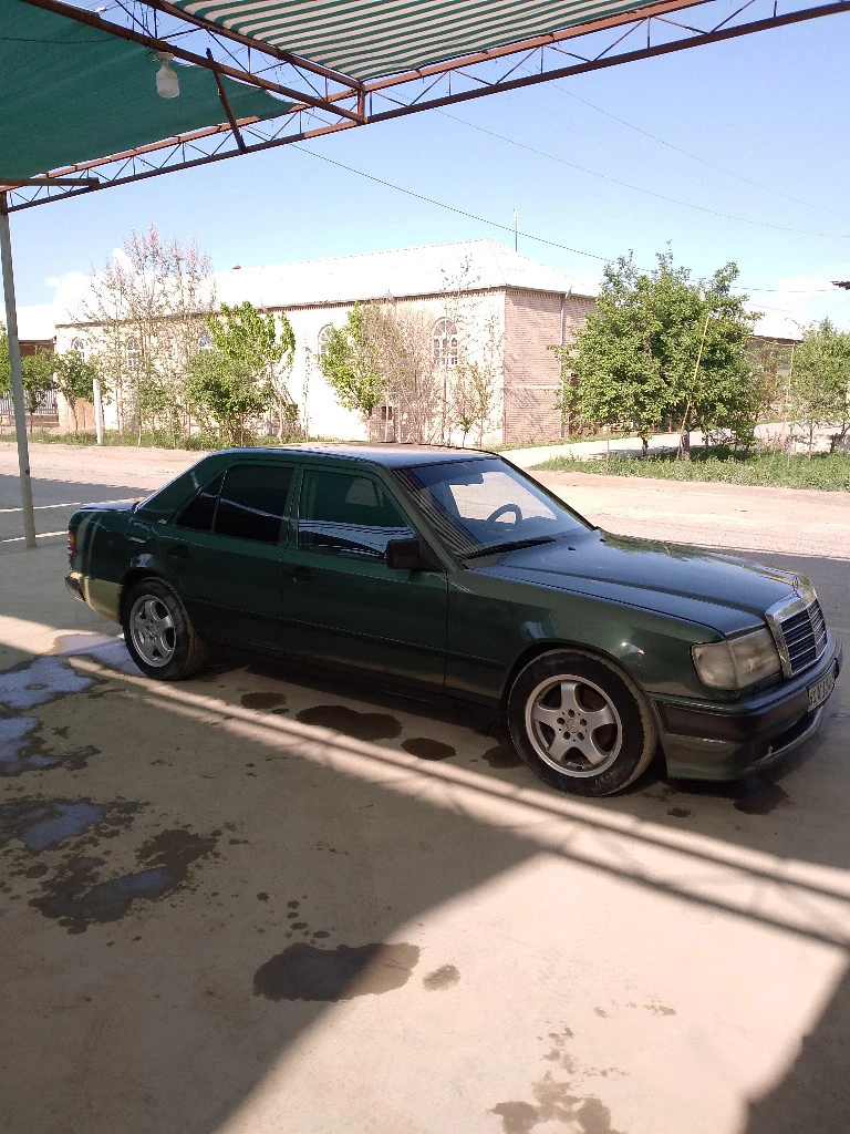 Mercedes-Benz W124