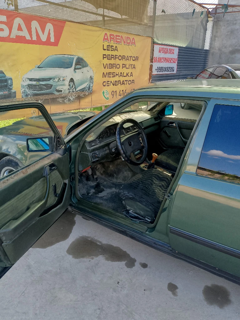 Mercedes-Benz W124