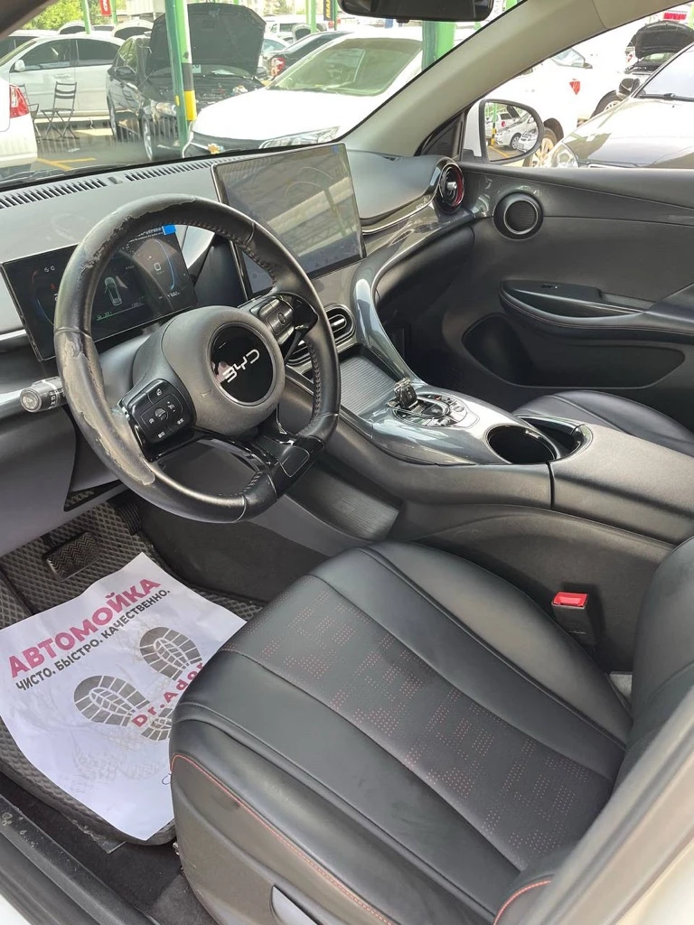 BYD E2