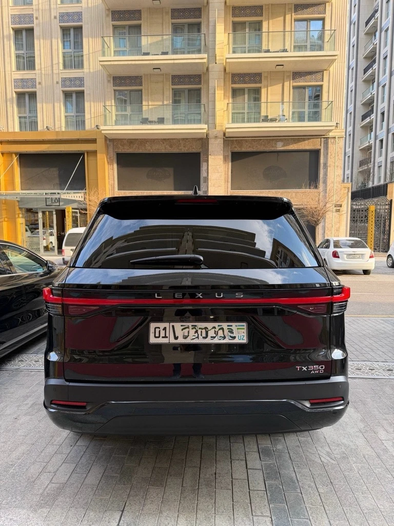 Lexus TX