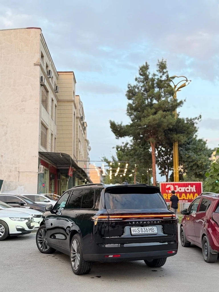 Leapmotor C16