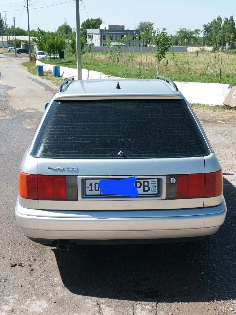 Audi 100