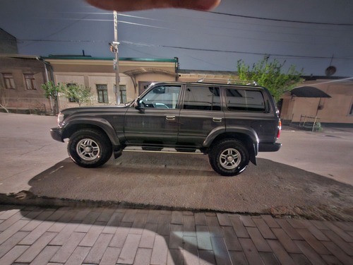 Toyota Land Cruiser 300, 1995, Toshkent