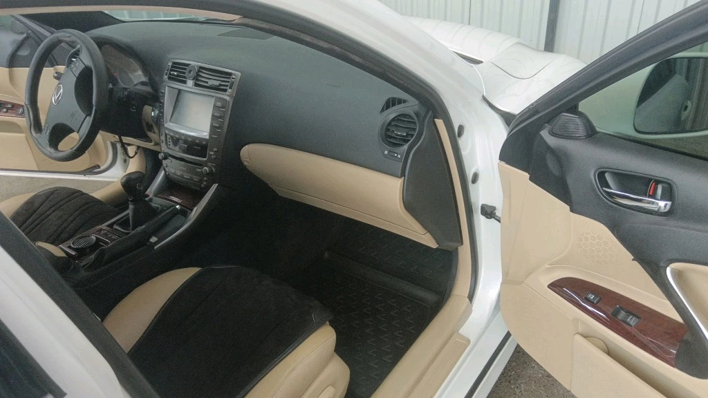 Lexus IS