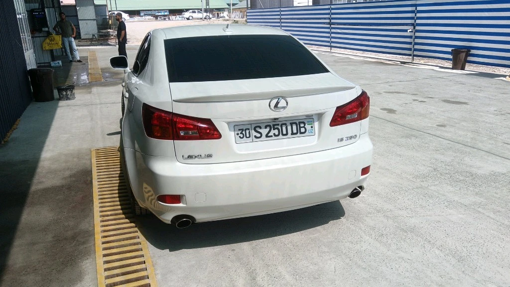 Lexus IS