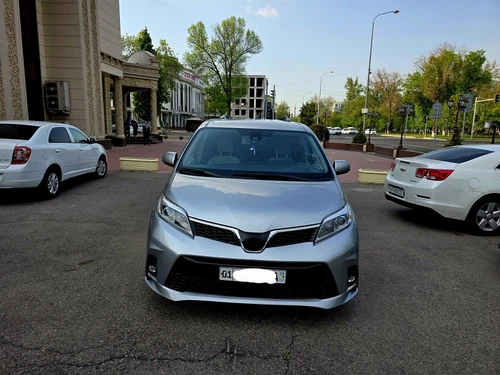 Toyota Sienna, 2018, Toshkent