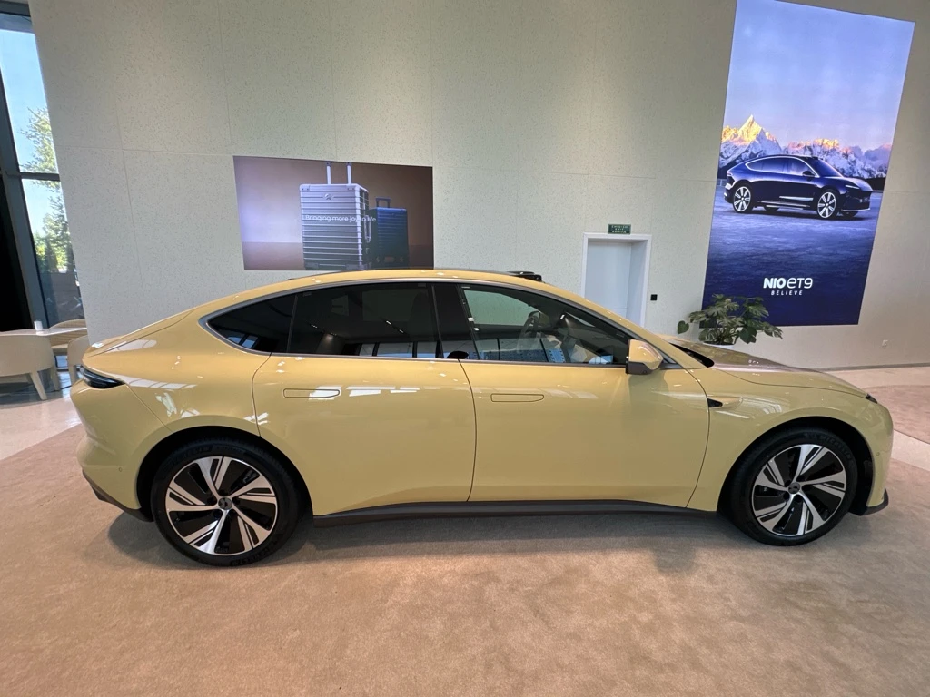 Nio ET5