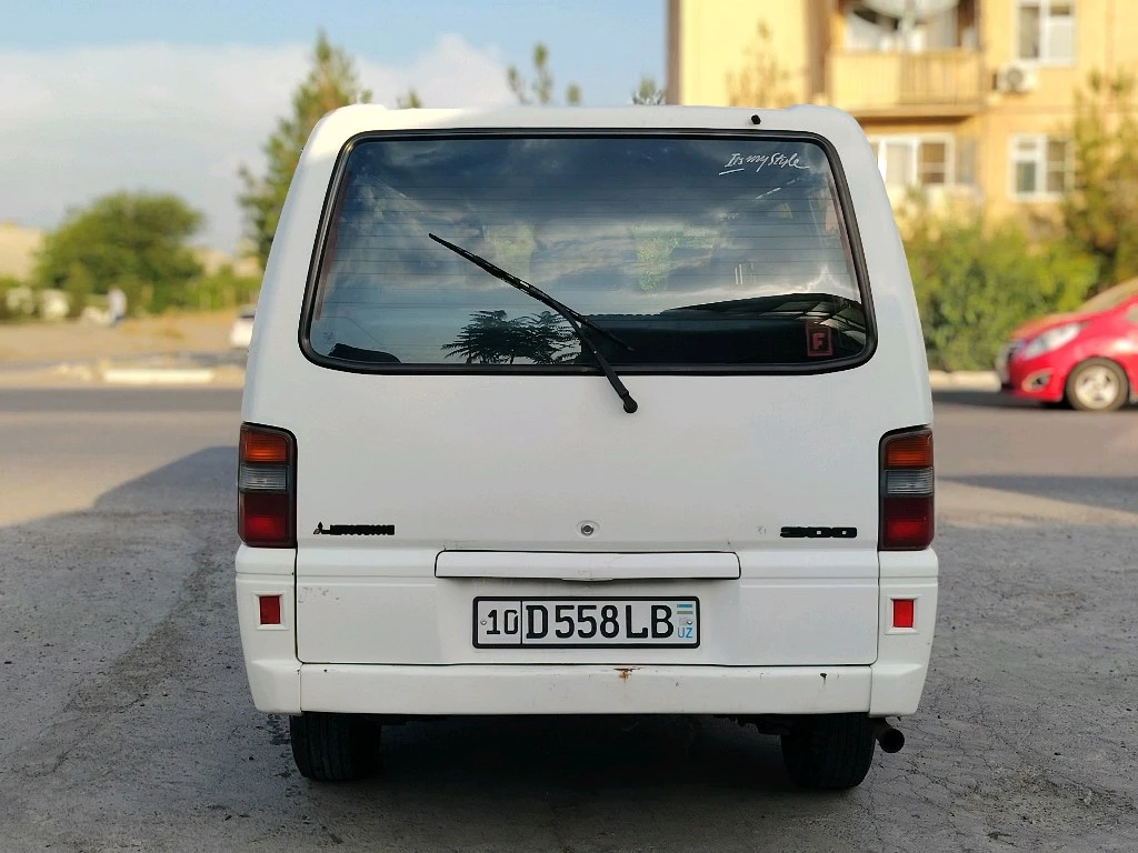 Mitsubishi L300