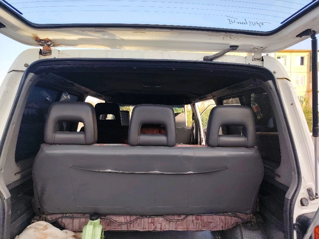 Mitsubishi L300