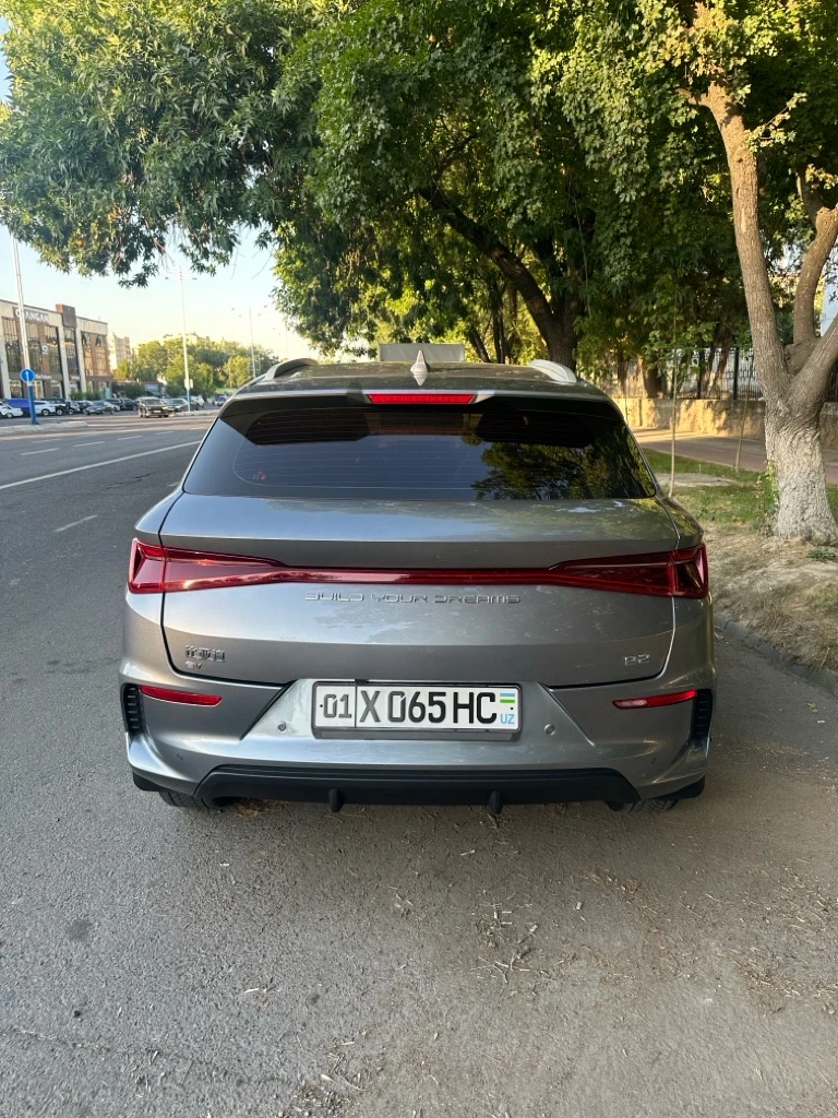 BYD E2