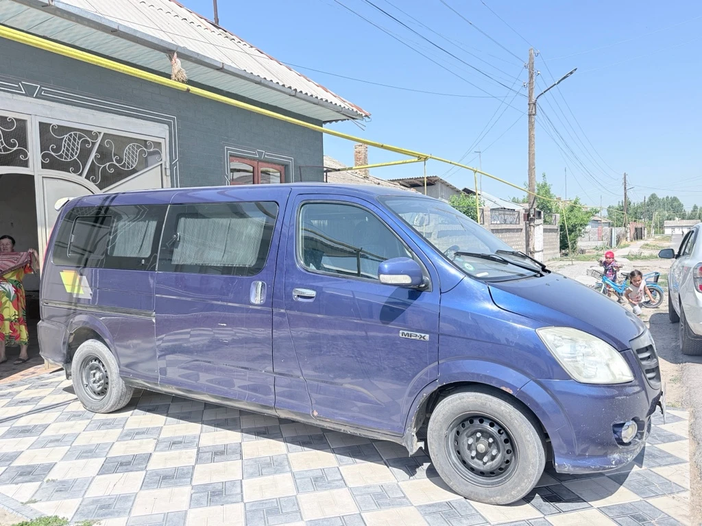 Foton Midi