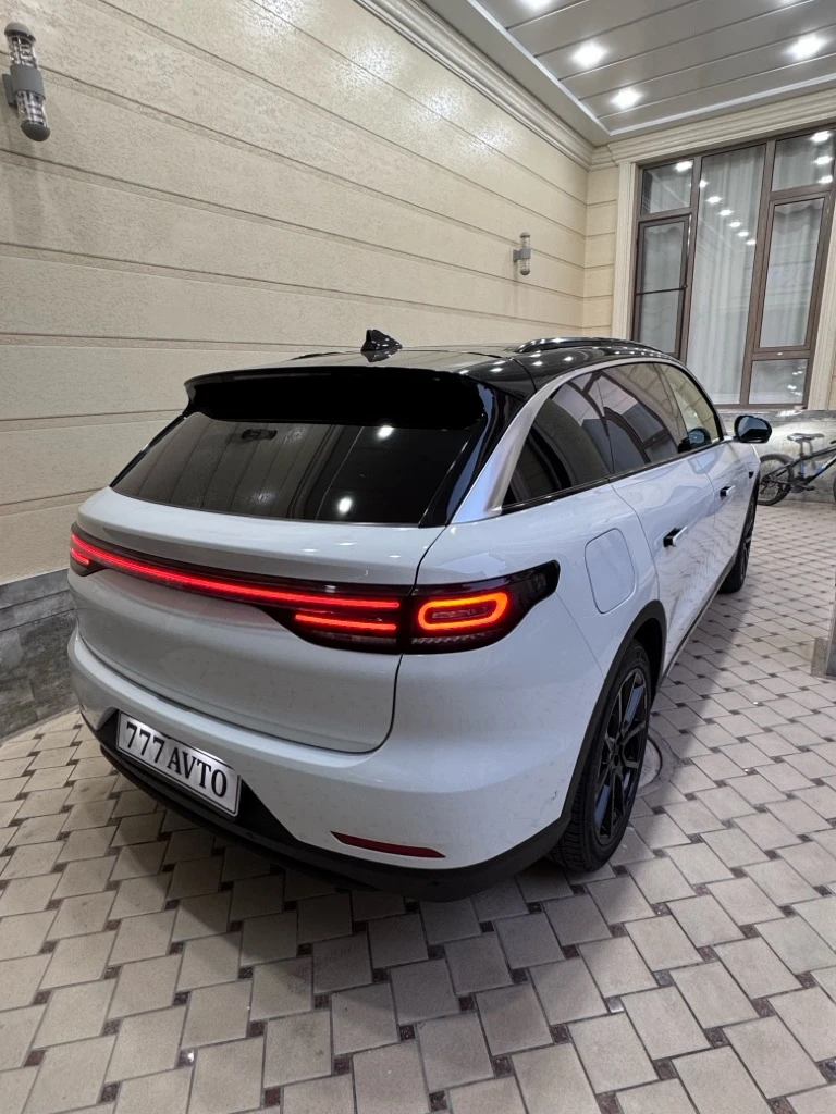 Leapmotor C11