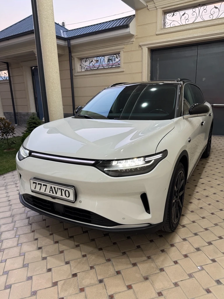 Leapmotor C11