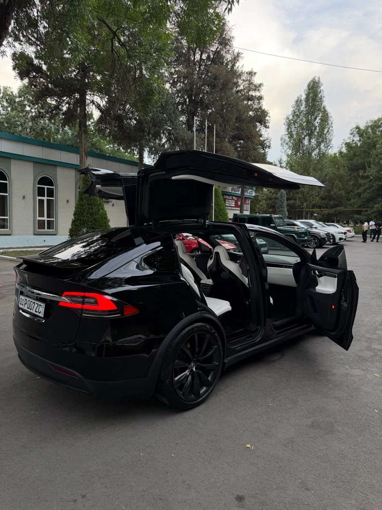 Tesla Model X