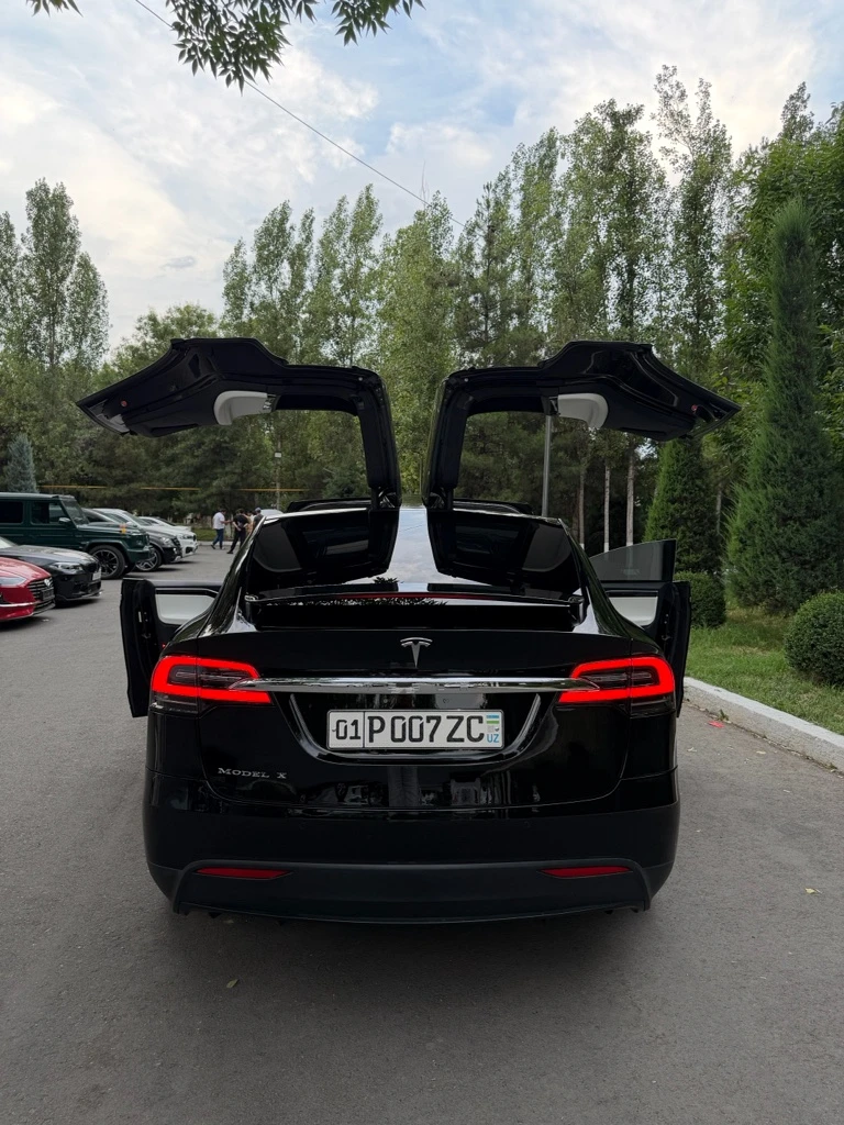 Tesla Model X