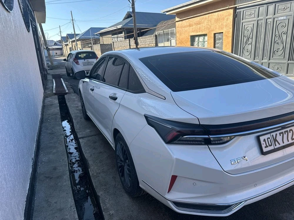 Dongfeng Aeolus Yixuan Max