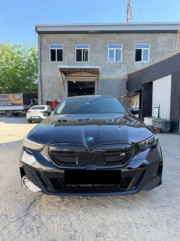 BMW i5
