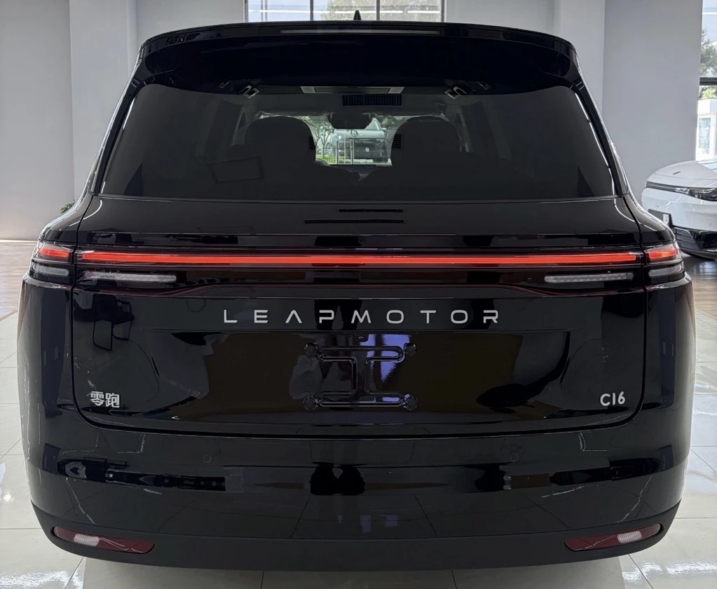 Leapmotor C16