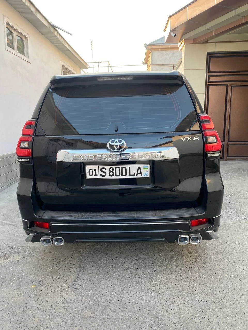 Toyota Land Cruiser 300