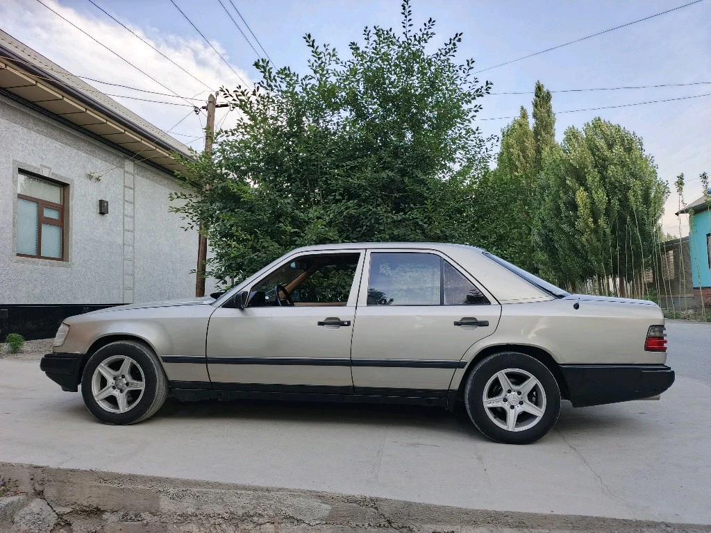 Mercedes-Benz W124