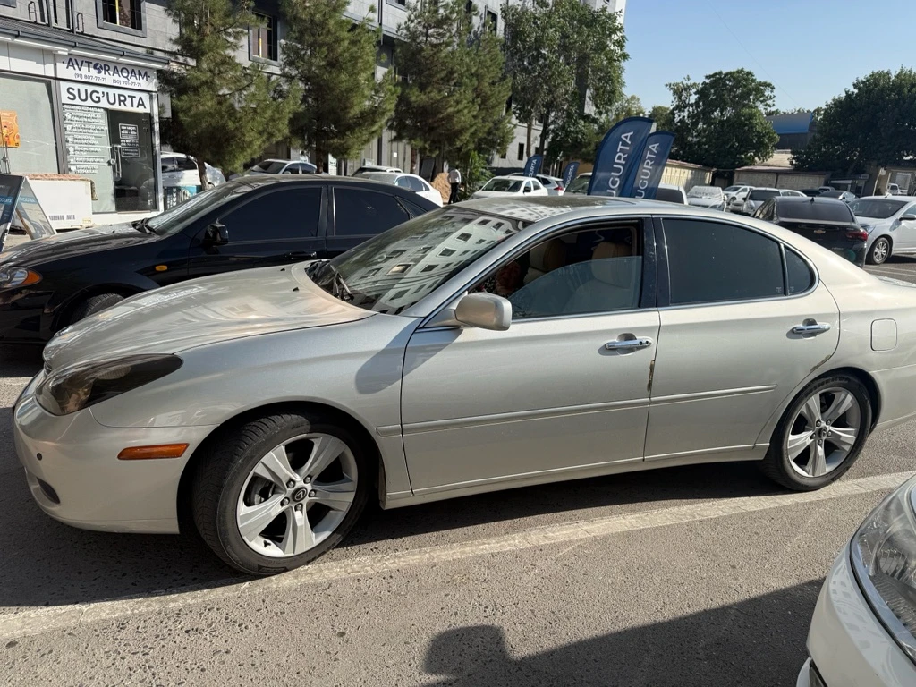 Lexus ES