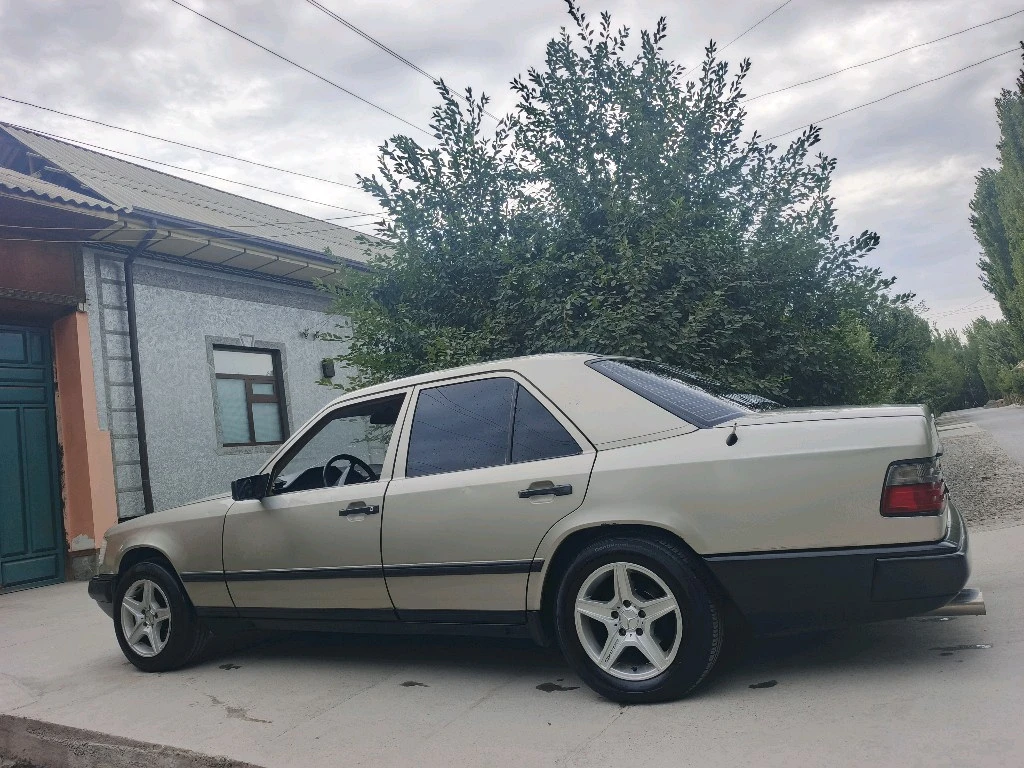 Mercedes-Benz W124