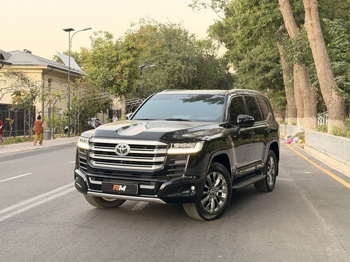 Toyota Land Cruiser 300, 2025, Toshkent