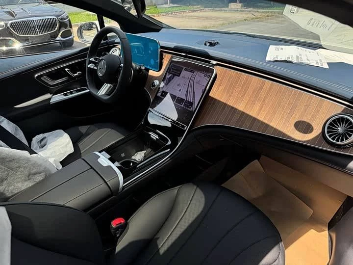 Mercedes-Benz EQE SUV AMG