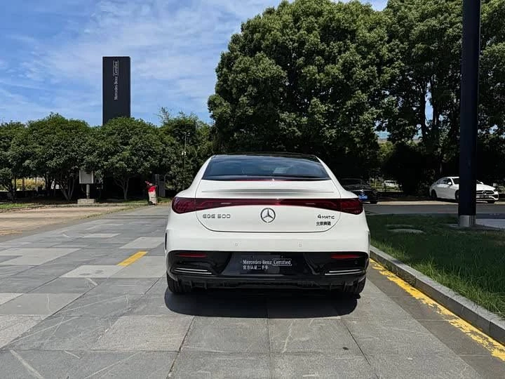 Mercedes-Benz EQE SUV AMG
