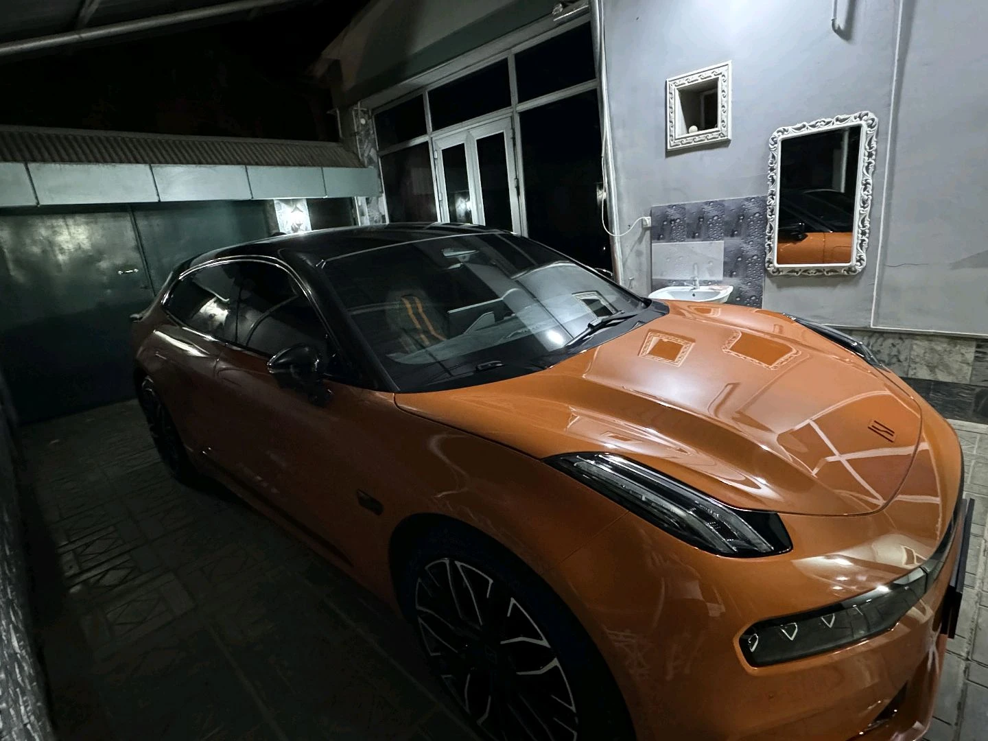 Zeekr 001