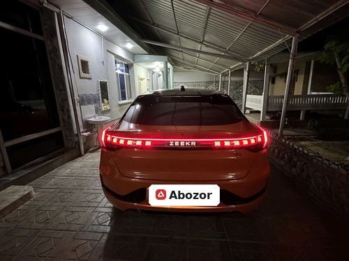 Zeekr 001